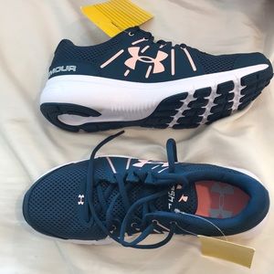 Women’s Under Armour Size 7 Shoes